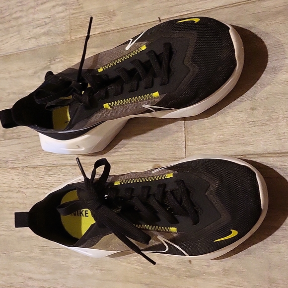 Nike Vista - Picture 1 of 3